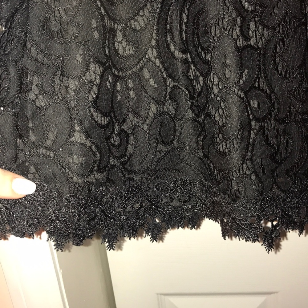 Black lace dress - Picture 2 of 3